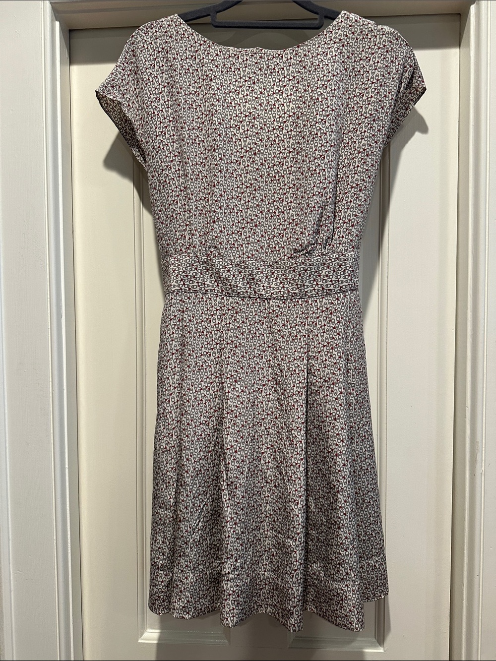 Cap-Sleeve Mini Dress in Ivory and Burgundy Print